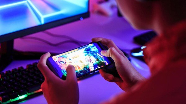 Game Online: Bahaya Kecanduannya Mirip Narkoba, Rusak Otak?
